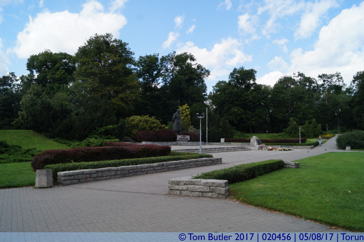 Photo ID: 020456, Approaching the Jozef Pilsudski Monument, Torun, Poland