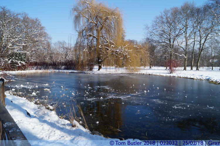 Photo ID: 022032, Frozen lake, Graz, Austria