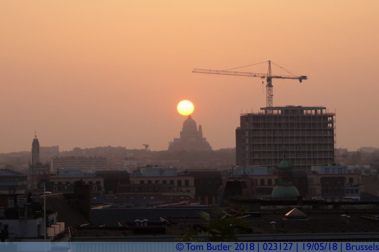 Photo ID: 023127, Sunsets being the Sacr-Cur, Brussels, Belgium