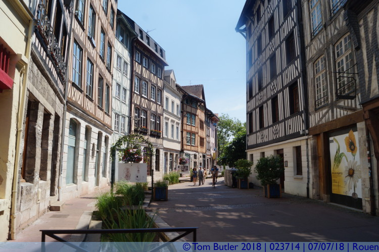 Photo ID: 023714, Rue Eau de Robec, Rouen, France