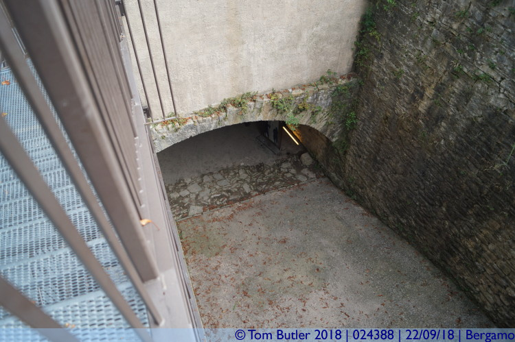 Photo ID: 024388, Heading down into the walls, Bergamo, Italy