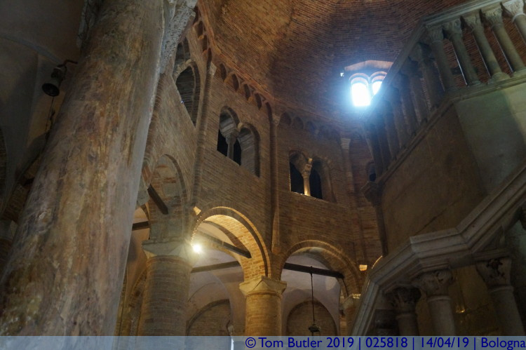 Photo ID: 025818, Inside Chiesa del Santo Sepolcro, Bologna, Italy