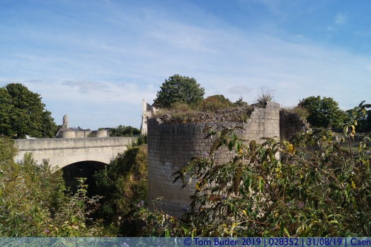 Photo ID: 028352, Ruins of the keep, Caen, France
