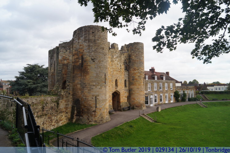 Photo ID: 029134, Gatehouse from the Motte, Tonbridge, England
