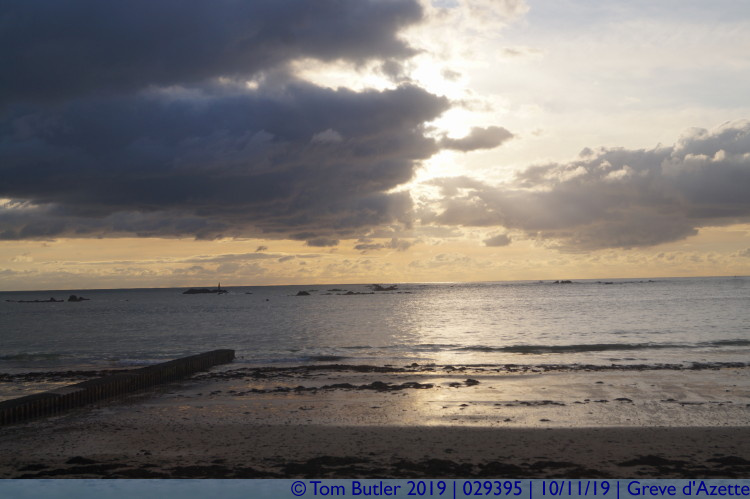 Photo ID: 029395, Sun starting to set, Greve d'Azette, Jersey