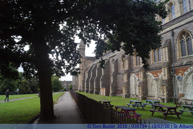 Photo ID: 030734, Looking down the side of the Cathedral, St Albans, England