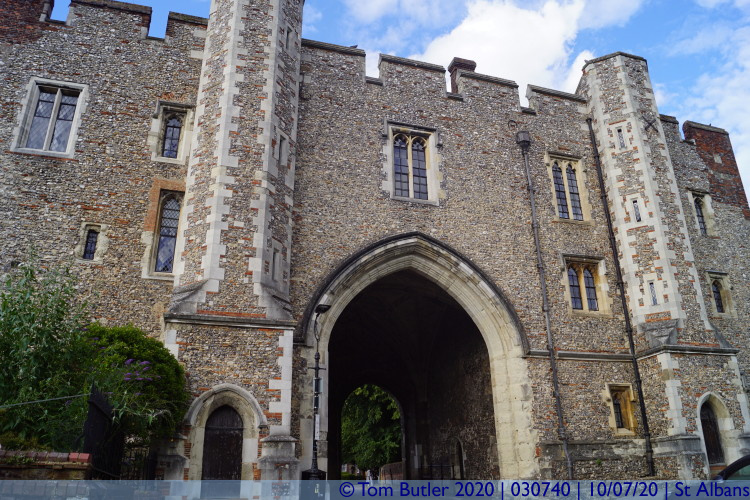 Photo ID: 030740, Abbey side of the Gatehouse, St Albans, England