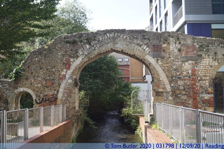 Photo ID: 031798, Mill Arch and Holy Brook, Reading, England