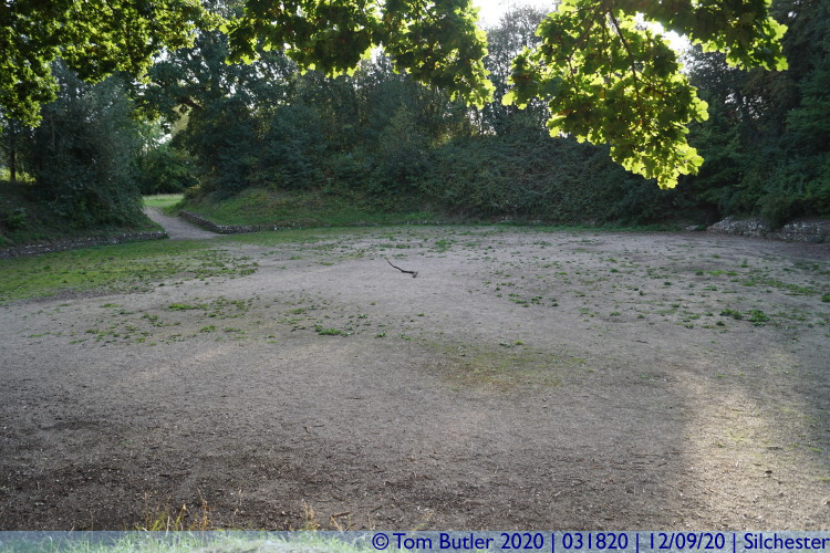 Photo ID: 031820, Looking over the arena floor, Silchester, England