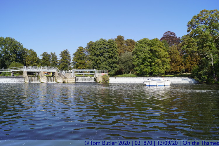 Photo ID: 031870, Mapledurham Weir, On the Thames, England