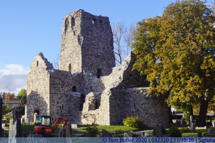 Photo ID: 032320, Approaching St Olof's Ruins, Sigtuna, Sweden