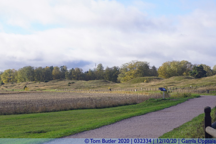 Photo ID: 032334, More burial mounds, Gamla Uppsala, Sweden
