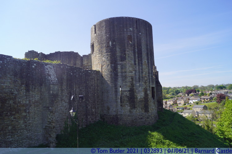 Photo ID: 032893, Round tower, Barnard Castle, England