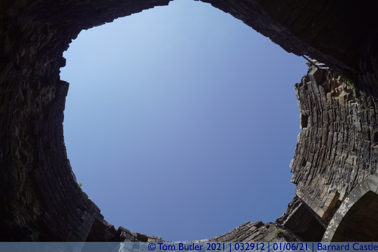 Photo ID: 032912, Inside the round tower, Barnard Castle, England