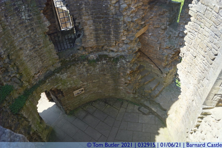 Photo ID: 032915, Looking down inside the round tower, Barnard Castle, England