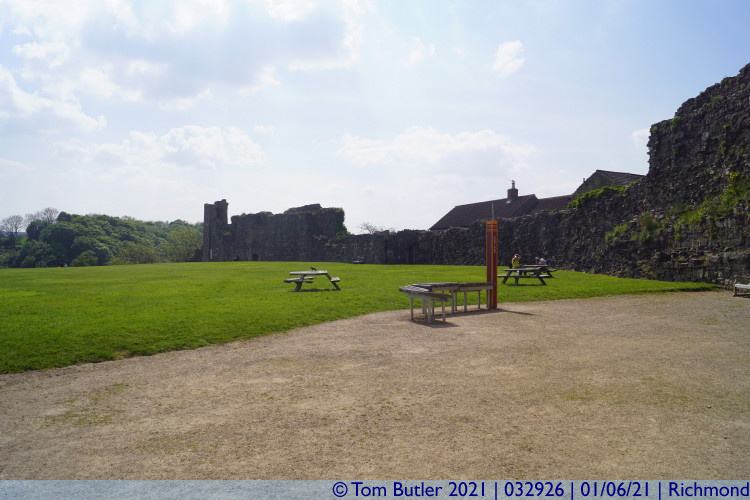 Photo ID: 032926, Castle ruins, Richmond, England
