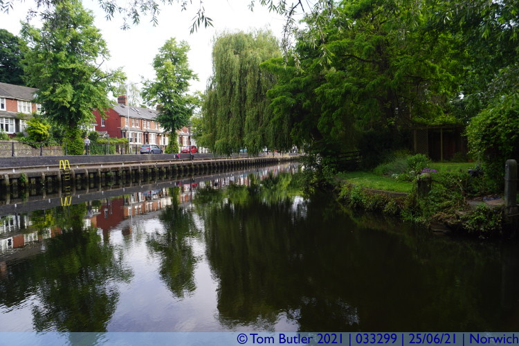 Photo ID: 033299, Looking along the Wensum, Norwich, England