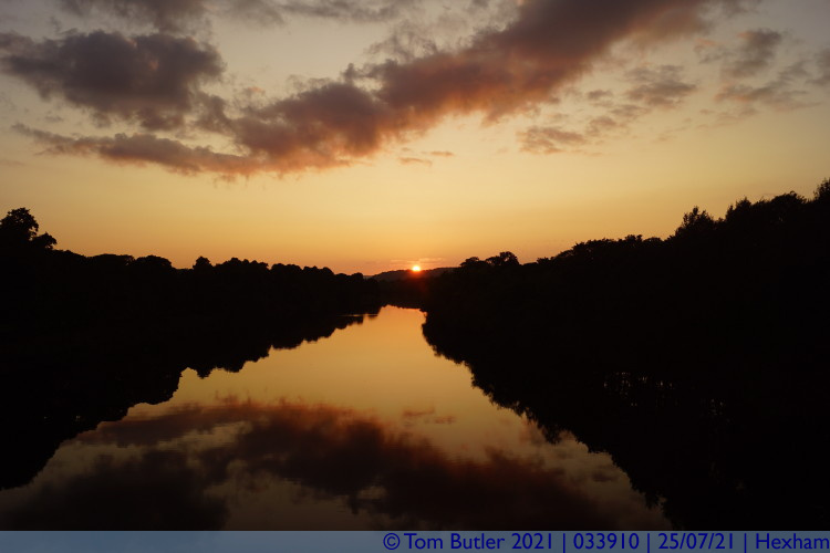 Photo ID: 033910, River Tyne at Sunset, Hexham, England