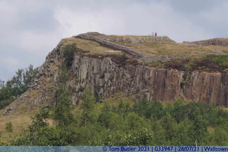 Photo ID: 033947, Hadrian's wall on top of the ridge, Walltown, England