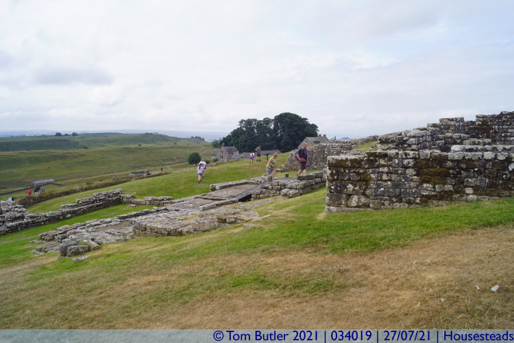 Photo ID: 034019, Climbing up through the fort, Housesteads, England