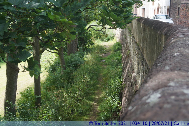 Photo ID: 034110, Looking along the walls, Carlisle, England