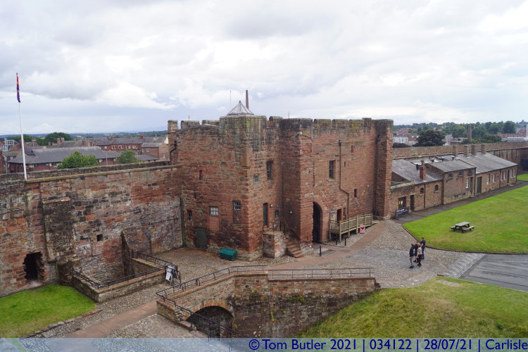 Photo ID: 034122, Gatehouse from the keep, Carlisle, England