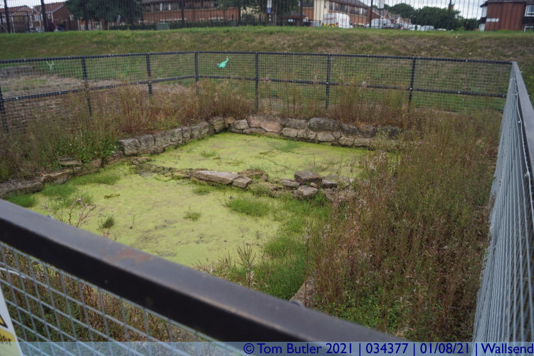 Photo ID: 034377, Roman Water tank, Wallsend, England