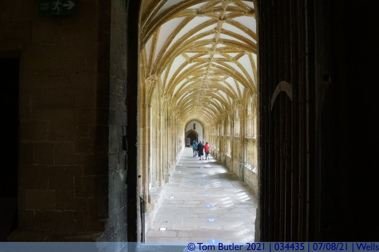 Photo ID: 034435, Entering the Cloister, Wells, England
