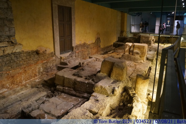 Photo ID: 034523, Inside the Roman ruins, Bath, England
