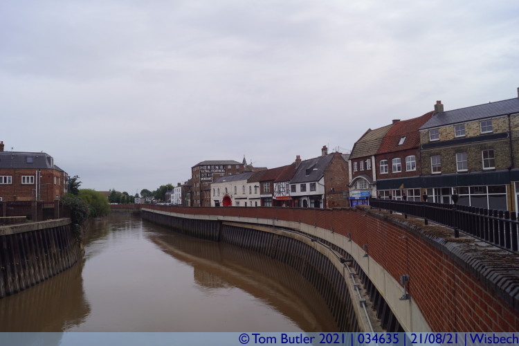 Photo ID: 034635, View up the River Nene, Wisbech, England