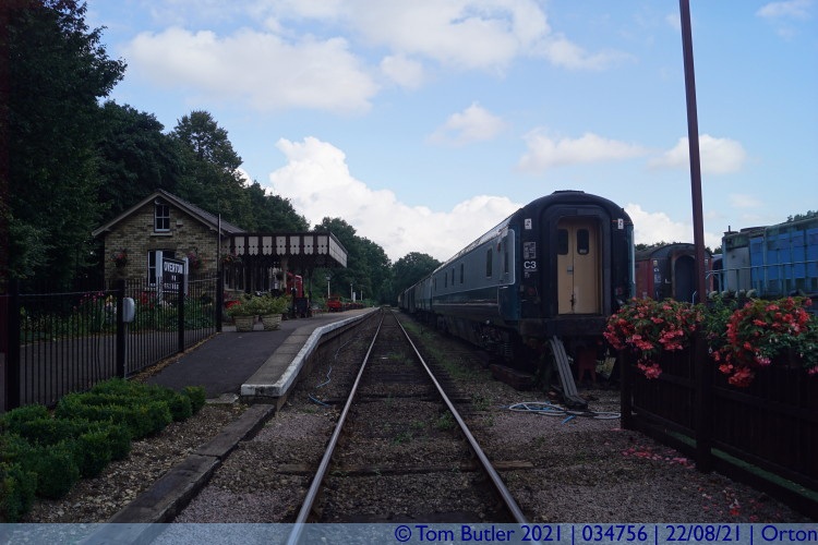 Photo ID: 034756, Crossing the tracks, Orton, England