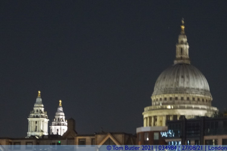 Photo ID: 034984, St Pauls at Night, London, England
