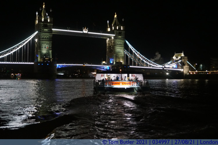 Photo ID: 034997, My U-Boat departs, London, England