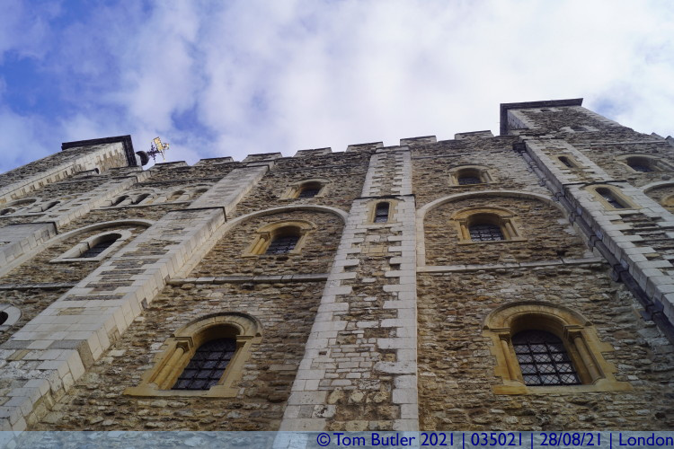 Photo ID: 035021, Looking up the tower, London, England