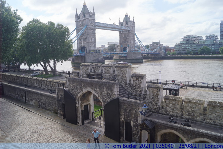 Photo ID: 035040, Tower bridge from the tower, London, England
