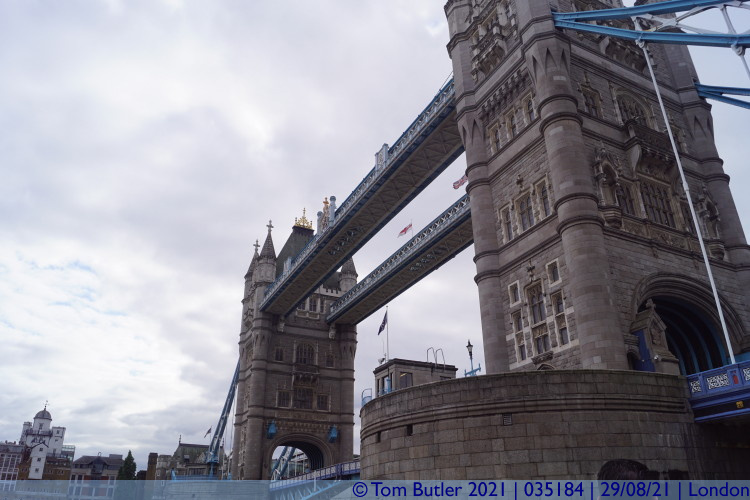 Photo ID: 035184, Passing under Tower Bridge, London, England