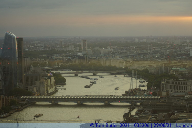 Photo ID: 035206, Sunset on the Thames, London, England