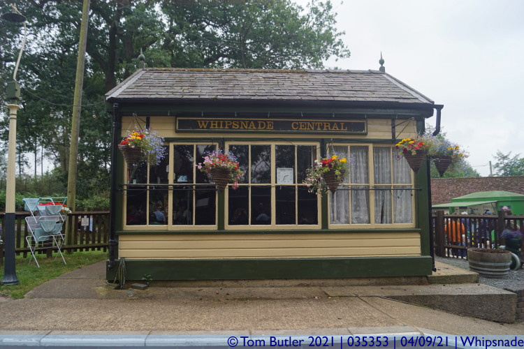 Photo ID: 035353, Signal box, Whipsnade, England