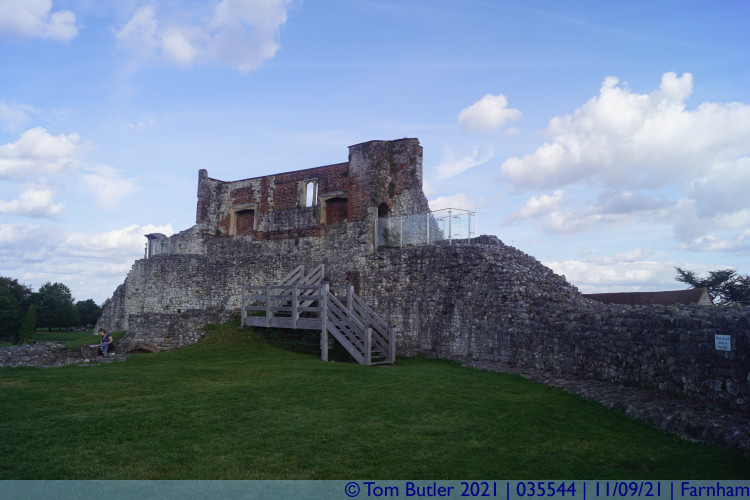 Photo ID: 035544, By the castle walls, Farnham, England