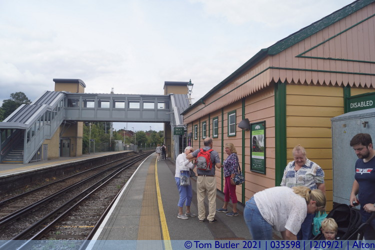 Photo ID: 035598, National Rail and Heritage, Alton, England