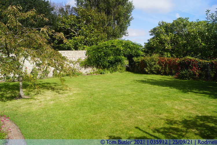 Photo ID: 035912, The inner garden, Rodmell, England