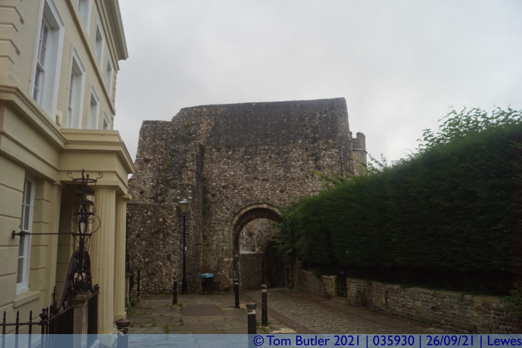 Photo ID: 035930, Castle Gate house, Lewes, England