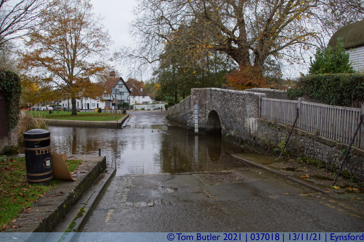 Photo ID: 037018, Town bridge and ford, Eynsford, England