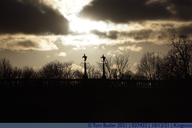 Photo ID: 037432, Sun over the bridge, Kingston, England