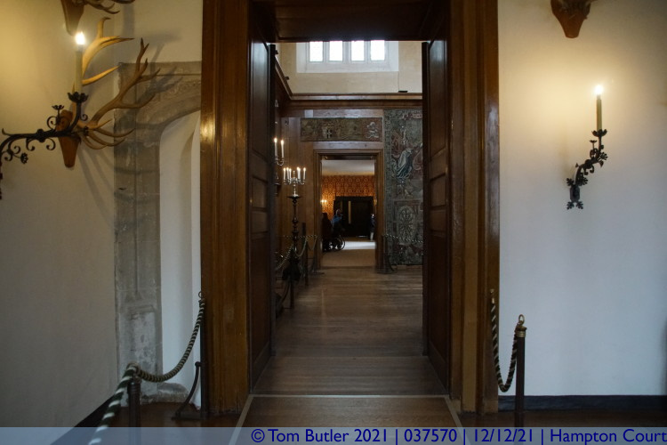 Photo ID: 037570, View through the apartments, Hampton Court, England