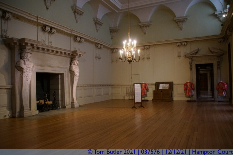 Photo ID: 037576, Entering the Georgian rooms, Hampton Court, England