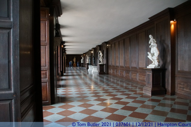 Photo ID: 037601, Lower gallery, Hampton Court, England