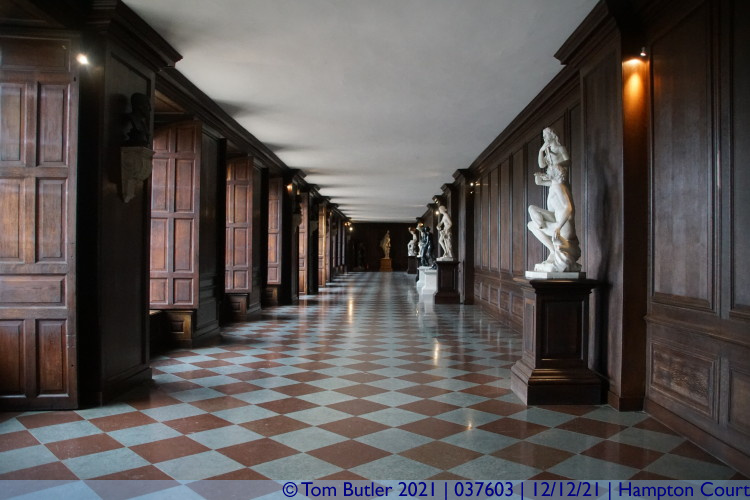 Photo ID: 037603, Lower gallery, Hampton Court, England