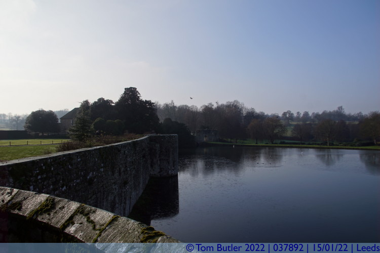 Photo ID: 037892, View along the castle walls, Leeds, England