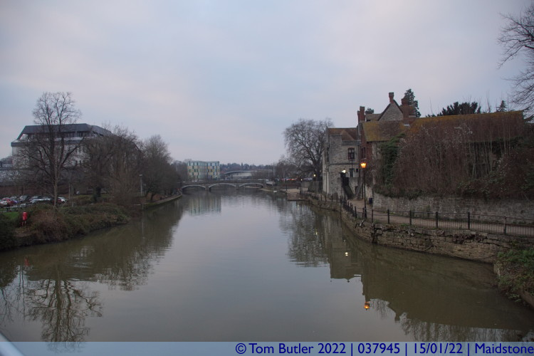 Photo ID: 037945, Looking down the Medway, Maidstone, England